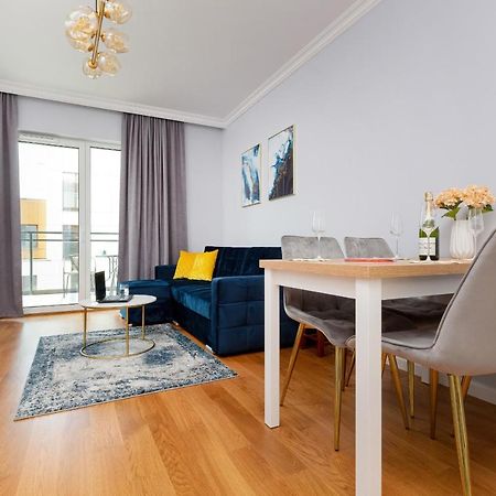 Apartament Dom Przy Okrzei By Renters Prestige Varsovia Exterior foto
