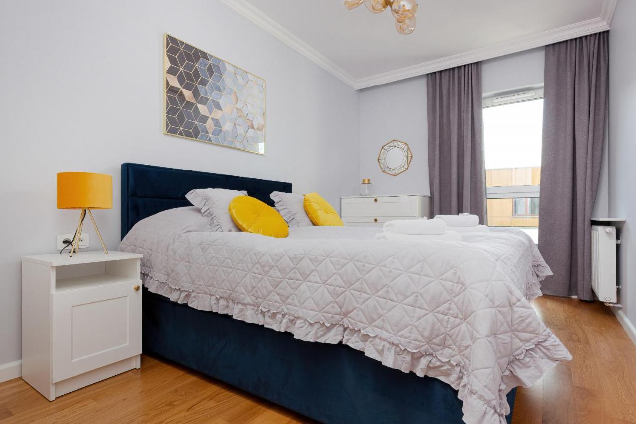 Apartament Dom Przy Okrzei By Renters Prestige Varsovia Exterior foto