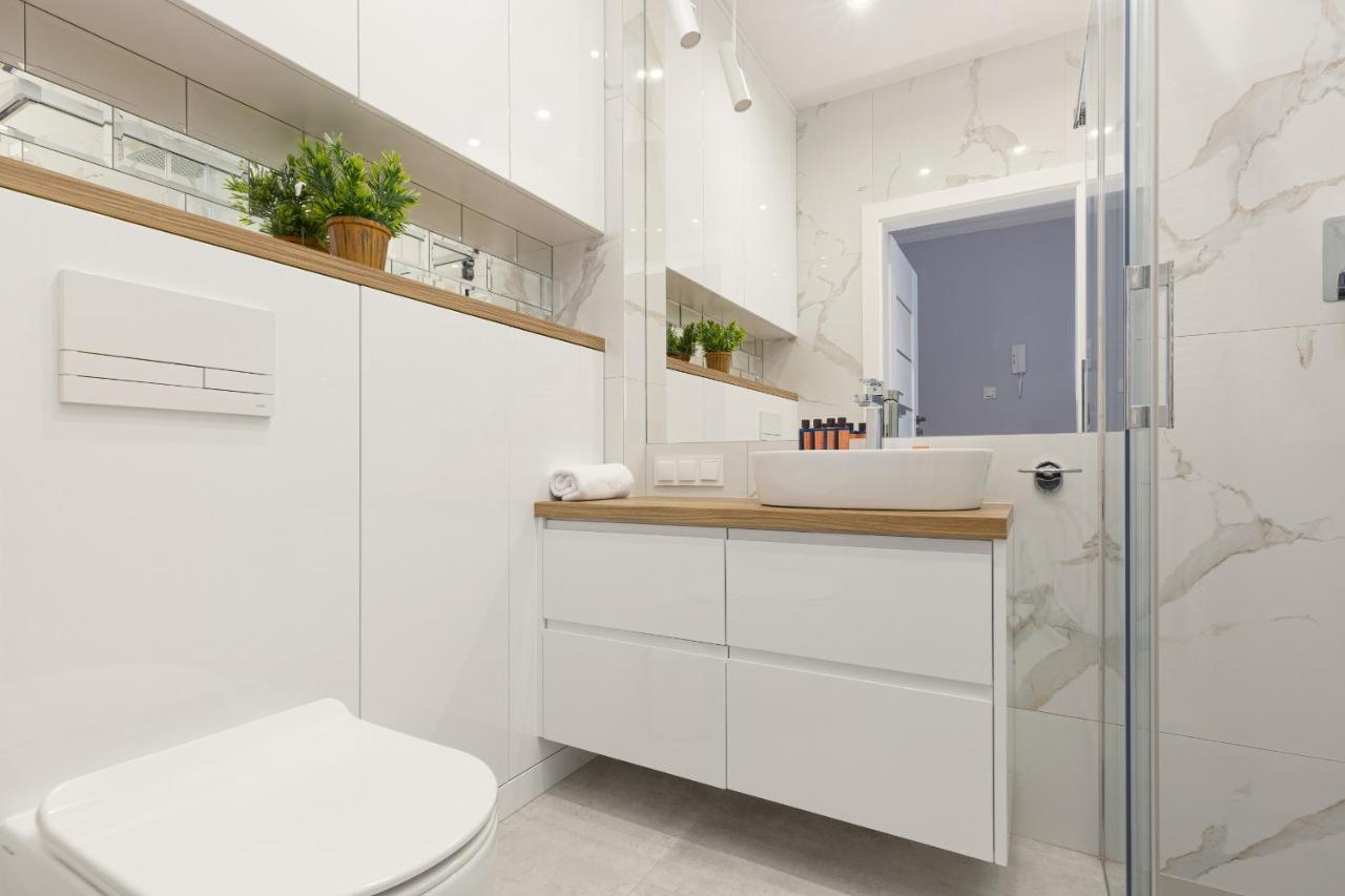 Apartament Dom Przy Okrzei By Renters Prestige Varsovia Exterior foto